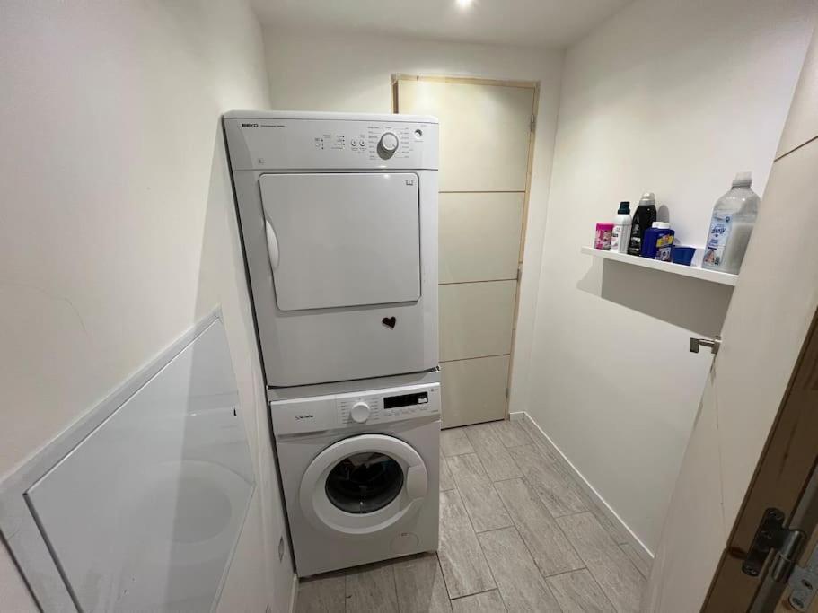L'Escale Appartement Meyreuil Buitenkant foto