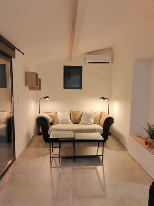 L'Escale Appartement Meyreuil Buitenkant foto